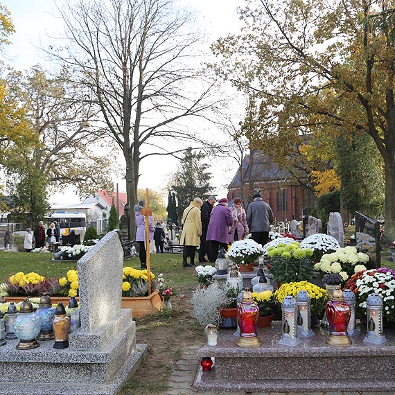Na cmentarz w Przytorze przyjechali gocie z ssiednich miejscowoci