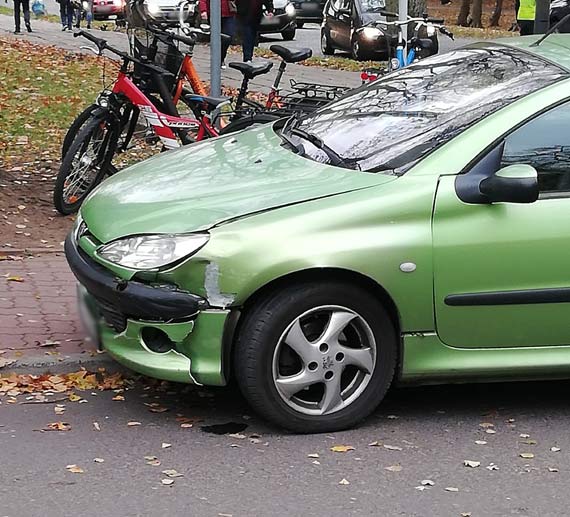 Motocyklista z Niemiec zderzył się z samochodem osobowym. Pomimo bólu nie chciał skorzystać z pomocy polskich ratowników