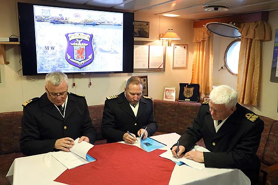 Komandor Piotr Nie dowdc 8. Flotylli Obrony Wybrzea