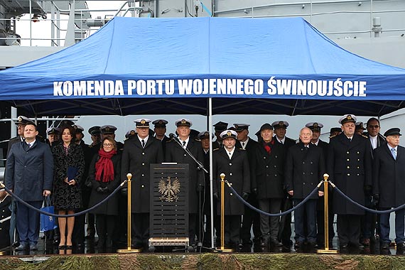 Komandor Piotr Nie dowdc 8. Flotylli Obrony Wybrzea