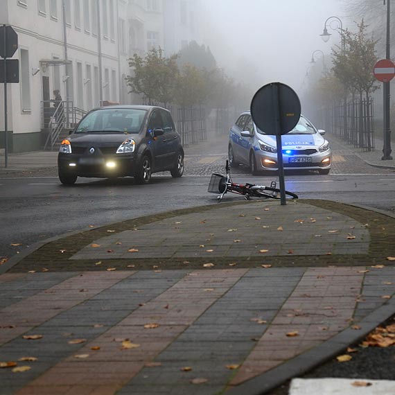 Kierująca autem nie ustąpiła pierwszeństwa rowerzystce
