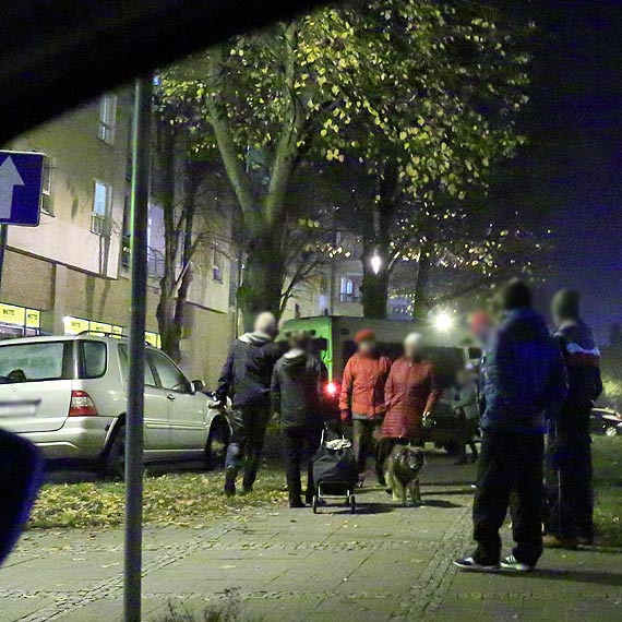 Kobieta zostaa potrcona przez samochd osobowy