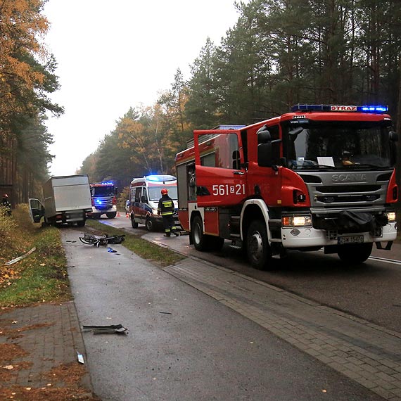 Bardzo poważny wypadek na Karsiborskiej - rowerzysta został uderzony przez samochód dostawczy