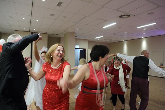 Karnawa Niepodlegoci czyli Akademia Kadego Wieku na parkiecie Interferie Medical Spa. Zobacz film!