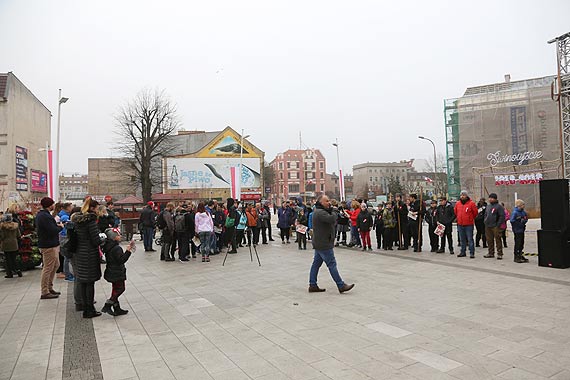 Reprezentanci trzech pokole wzili udzia w grze miejskiej z okazji 100-lecia odzyskania niepodlegoci