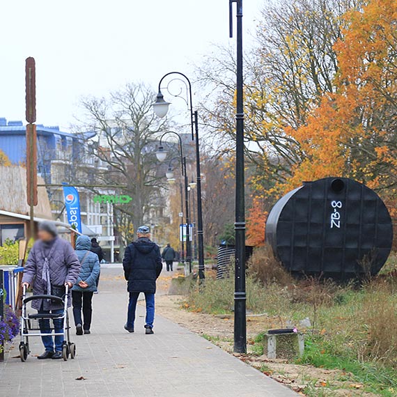 Będą tężnie i wodny zegar słoneczny. Wykonawca wchodzi na zabytkową promenadę