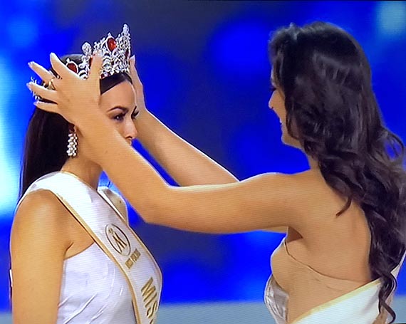 Olga Buawa ze winoujcia z koron Miss Polski