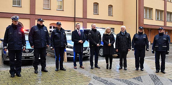 Pierwsze w Polsce elektryczne radiowozy dla Policji - kupione przy wsparciu WFOŚiGW w Szczecinie