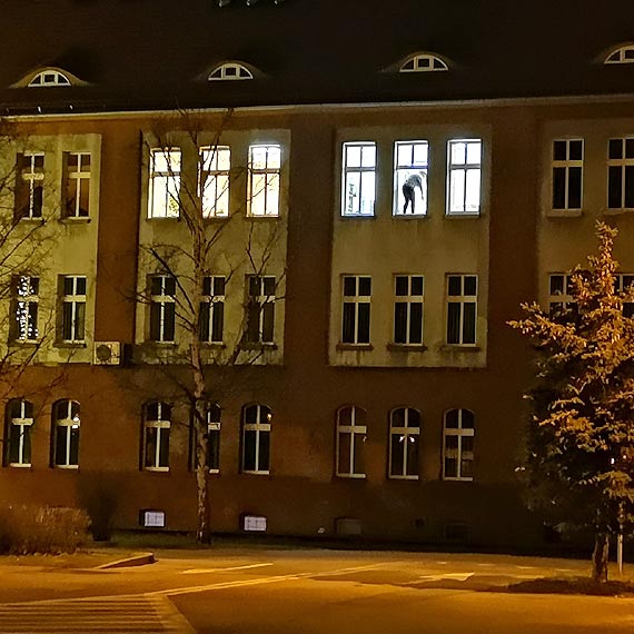 Wielki show - tylko w naszym UM taniec na parapecie!