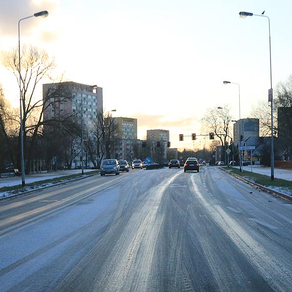 Mały „atak” zimy i ulice przypominały lodowisko!