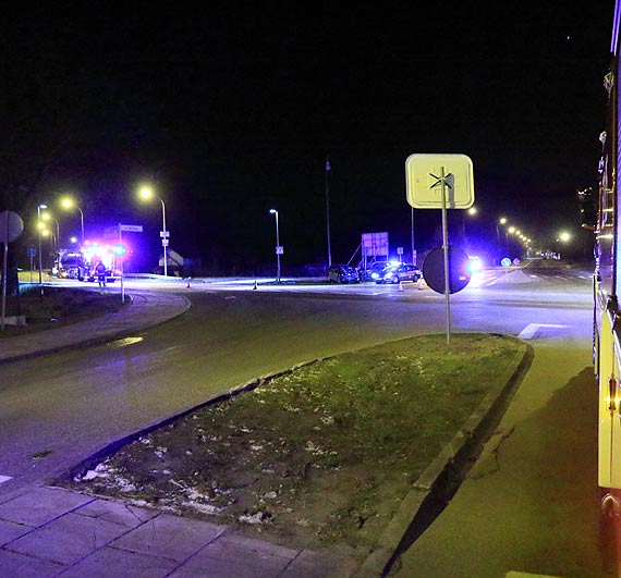  Samochd osobowy zderzy si z cystern. Kierowca opla zosta przewieziony do szpitala 