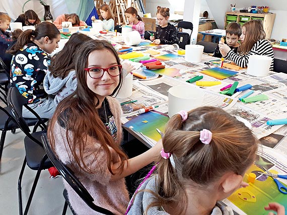 Sztuka-feeria d¼wiêków i barw na pó³metku