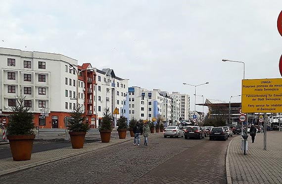 Na przystani promowej trwa remont mechanizmu regulujcego wysoko rampy