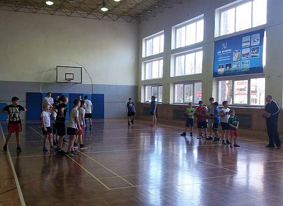 FERIE ZIMOWE NA SPORTOWO z OSiR „Wyspiarz”