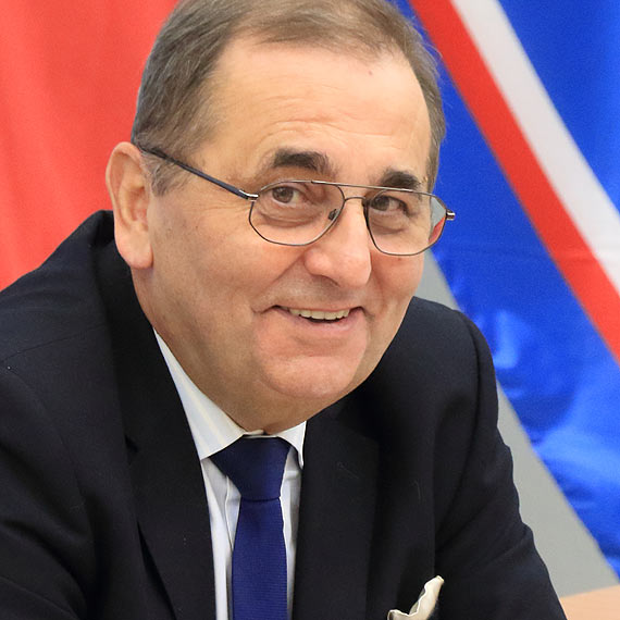 „14” pensja  dla wybranych, czyli Prezydent przyzna nagrody, bo… chcia?
