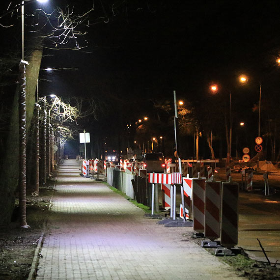 cieka rowerowa wzdu ulicy Wojska Polskiego stopniowo nabiera blasku