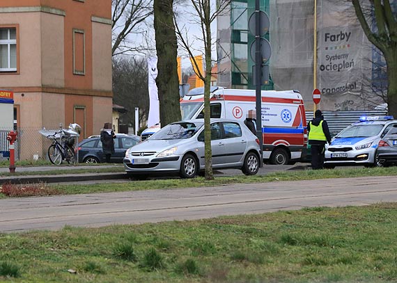 Zosta potrcony rowerzysta, ktry przejeda przez pasy