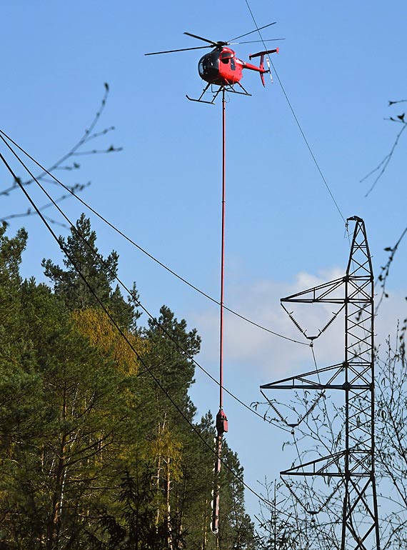 Helikopter pia nad wysp Wolin. Zielone korytarze wycinane z chirurgiczn precyzj. Zobacz filmy!