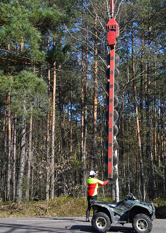 Helikopter pia nad wysp Wolin. Zielone korytarze wycinane z chirurgiczn precyzj. Zobacz filmy!