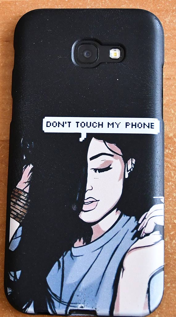 Czyj telefon?