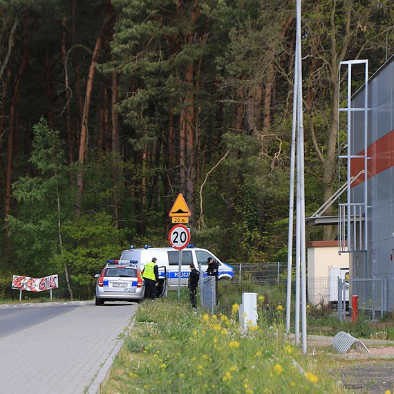 Otwarte drzwi zwróciły uwagę patrolu policji