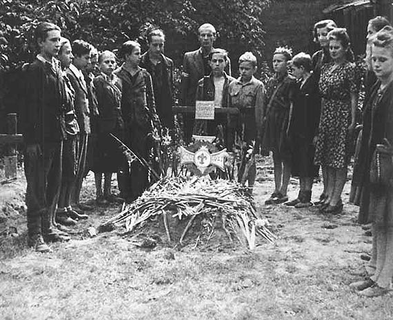 ZHR - Z lilijką i krzyżem. 108 lat polskiego harcerstwa
