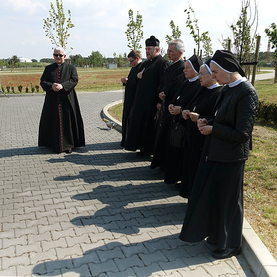 Rozbudowany cmentarz komunalny gotowy na przyjęcie nowych gości