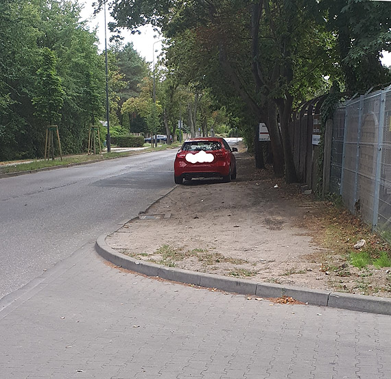 Czytelnik: Na Karsiborskiej potrzebny jest drugi chodnik