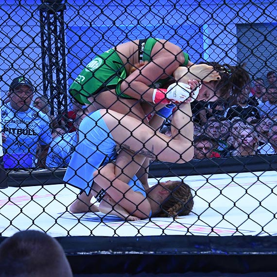Babilon MMA Midzyzdroje. Relacja z walki: Eliza Kuczyska ze winoujcia i Olga Michalska. Zobacz fotogaleri!