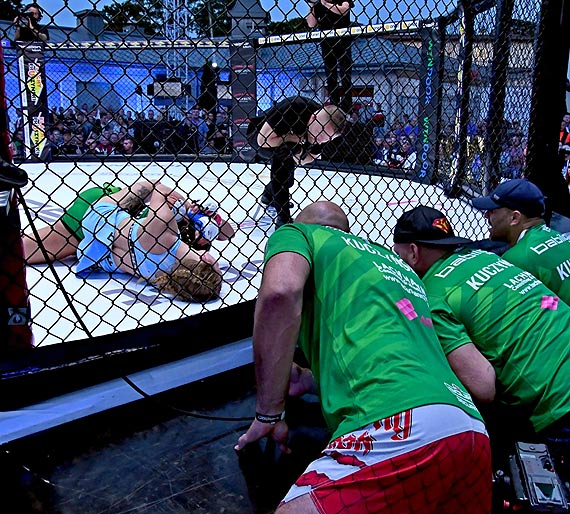 Babilon MMA Midzyzdroje. Relacja z walki: Eliza Kuczyska ze winoujcia i Olga Michalska. Zobacz fotogaleri!