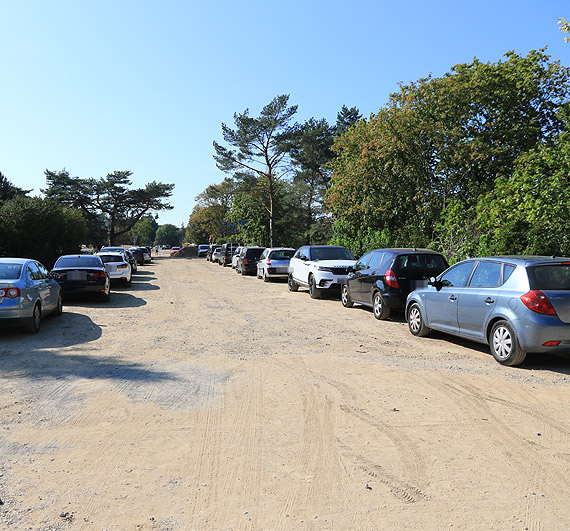 Czytelniczka: Nasza piękna promenada służy za parking