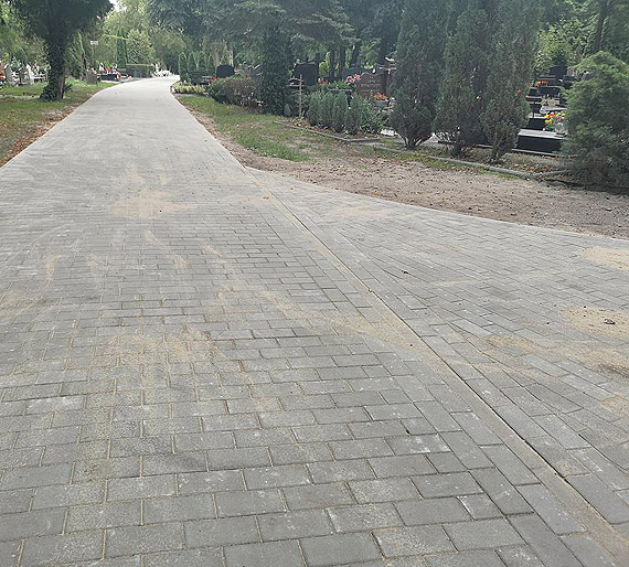 Nowe alejki na cmentarzu