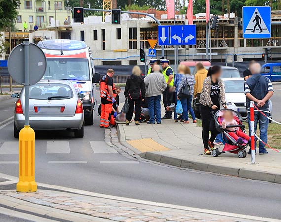 Na ulicy zostaa potrcona 18-latka