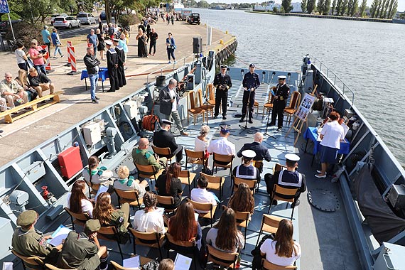 Komenda Miejska Policji w winoujciu podczas „Narodowego Czytania”
