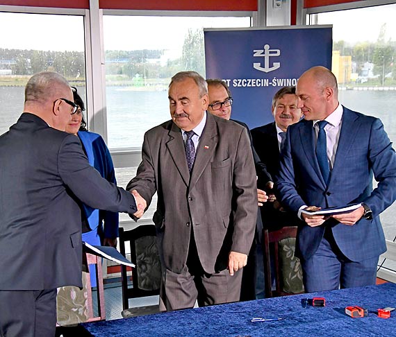 Przystosują terminal promowy do większych jednostek