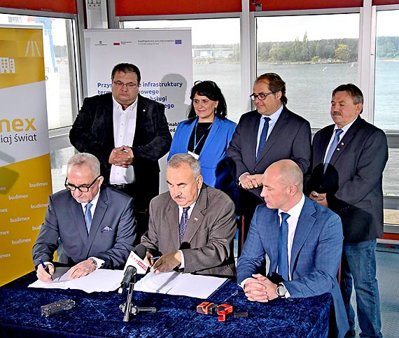 Przystosują terminal promowy do większych jednostek