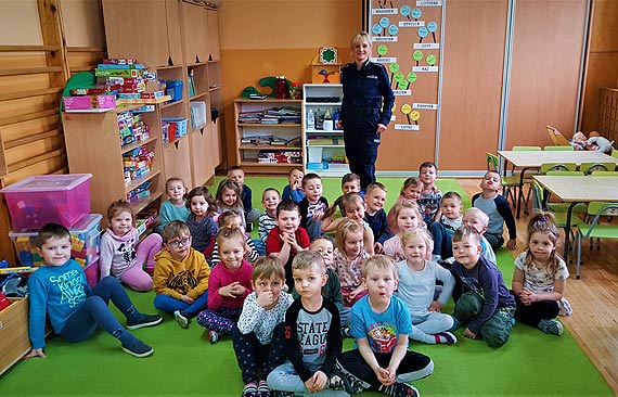 Bezpieczna droga do szkoy ze winoujskimi policjantami