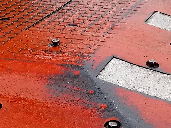 Uwaga kierowcy!!! Spowalniacz na Markiewicza – groźny! Gdzie są służby drogowe?