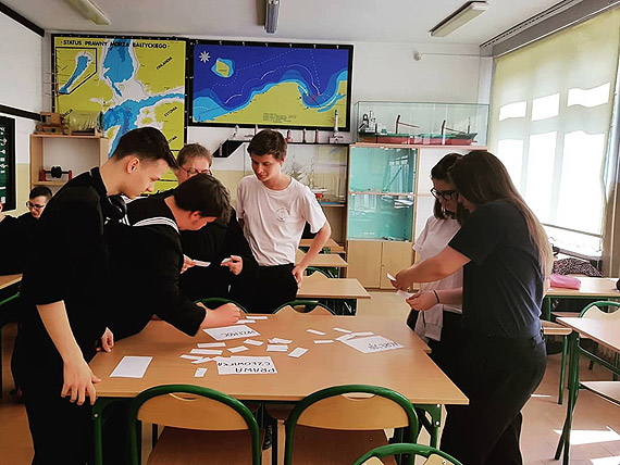 UM: „Kompas – edukacja”