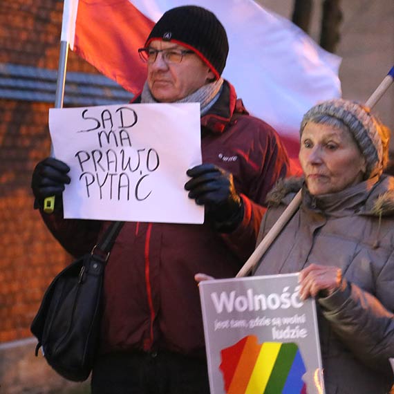 Mieszkacy winoujcia doczyli do oglnopolskiego protestu w obronie sdziw. Zobacz film!