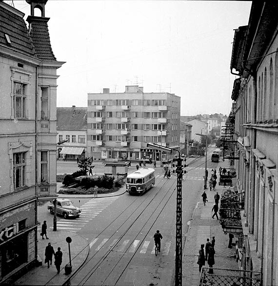 Pierwsze autobusy po wojnie wjechay do winoujcia