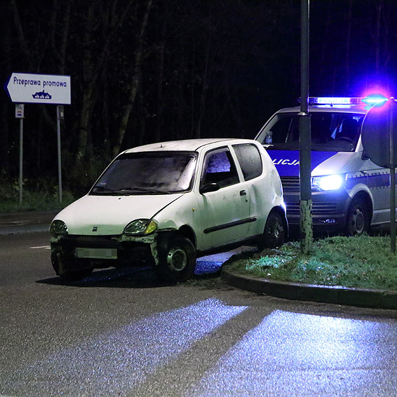 Nocny pocig. Policja schwytaa jedn osob, a drug ustalia  