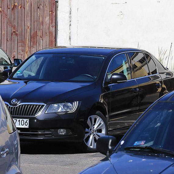 Skoda Suberb bez herbu miasta. Czy prezydent nie chce promowa winoujcia?