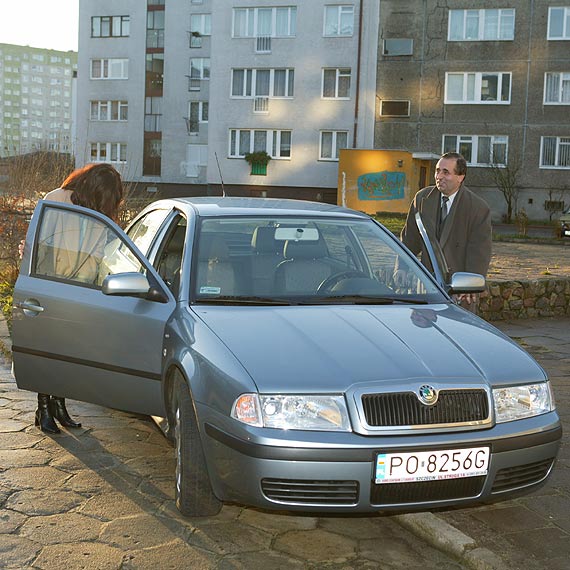 Skoda Suberb bez herbu miasta. Czy prezydent nie chce promowa winoujcia?