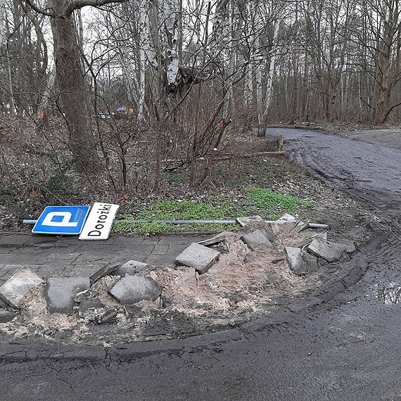 Czytelnik: Przy inwestycji Grycana niszcz nasze chodniki!