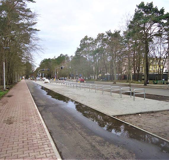 Ul. Wojska Polskiego. Zostaa gwnie kosmetyka