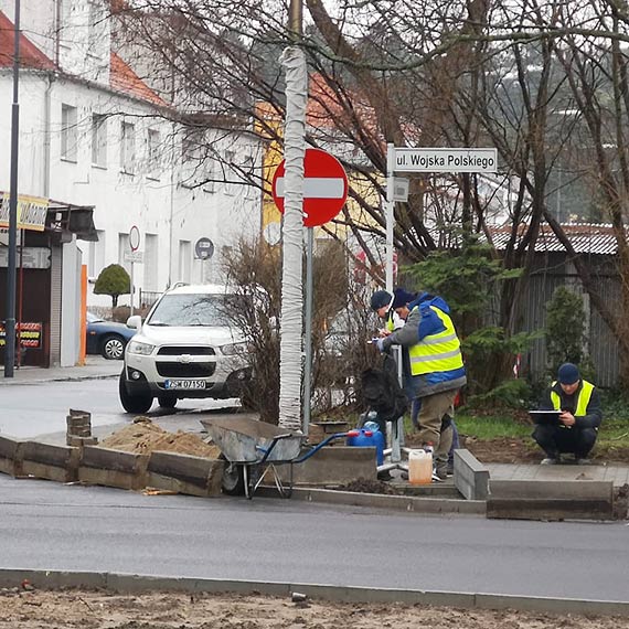Na ulicy Wojska Polskiego „prostuj” krawniki? 