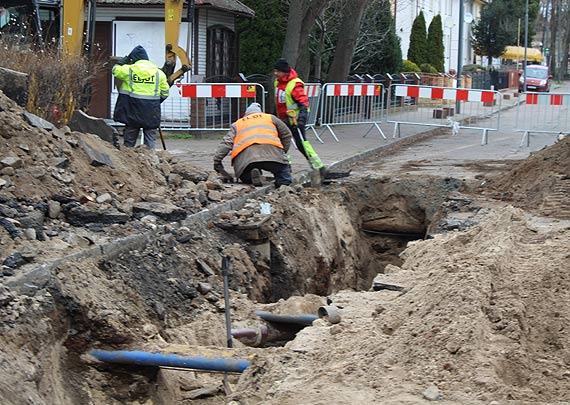 Przebudowa ul. Wojska Polskiego. Zaczęli od kanalizacji deszczowej
