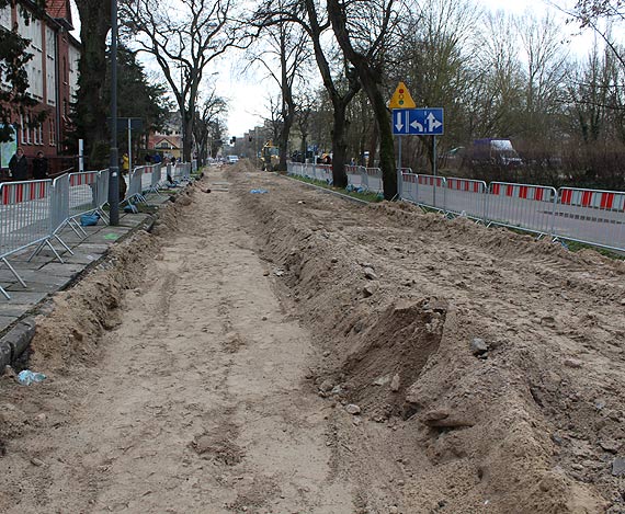 Przebudowa ul. Wojska Polskiego. Zaczęli od kanalizacji deszczowej