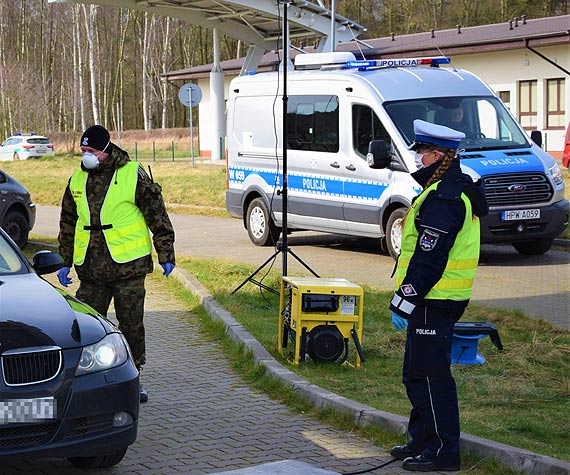 Służby ramię w ramię przeciwko SARS CoV-2